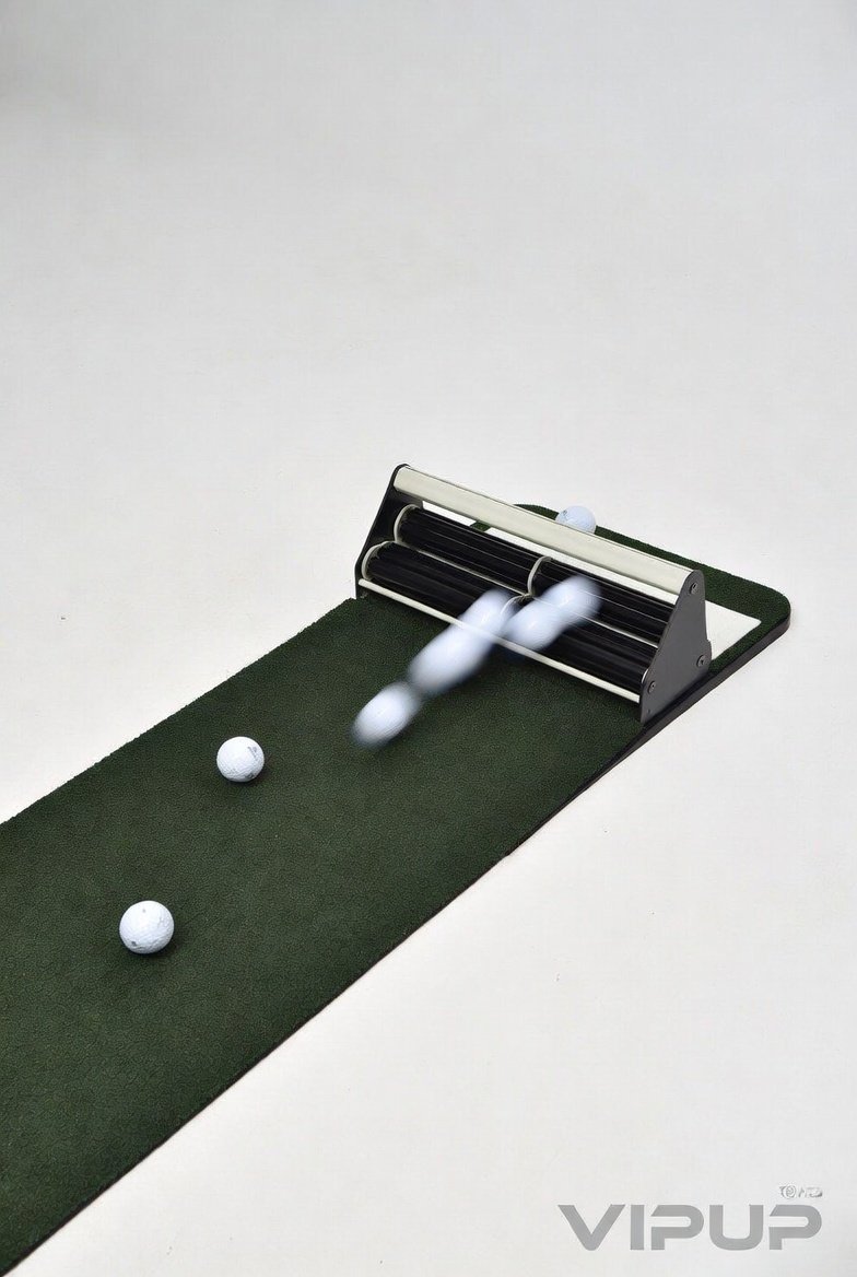 Automatic Ball Return Putting Trainer